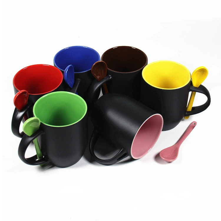 Promotion 12 Oz Sublimation Blank Heat Sensitive Magic Ceramic Mug with Colorful Spoon