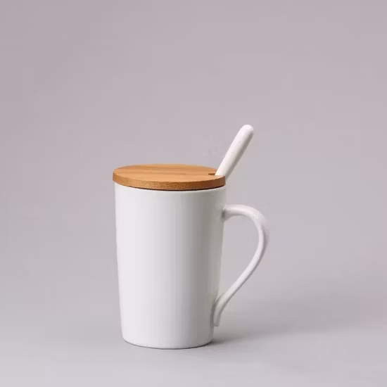 Regalo di anniversario creativo all'ingrosso tazza di tè e latte tazze di fenicotteri in porcellana di ceramica con coperchio e cucchiaio